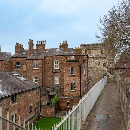 Crookback House