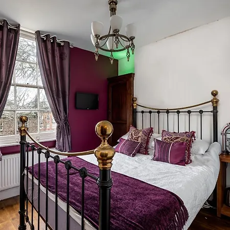 Crookback House York