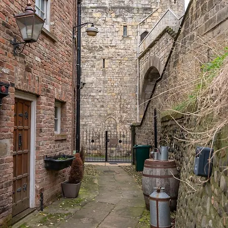 Crookback House Apartment York