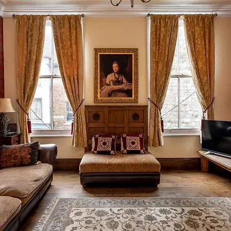 Crookback House Daire York