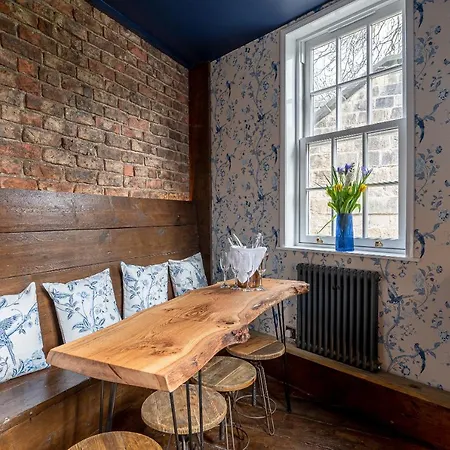 Crookback House Apartment *