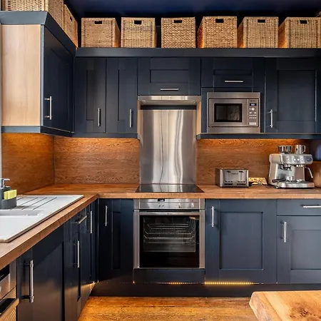 Crookback House * York