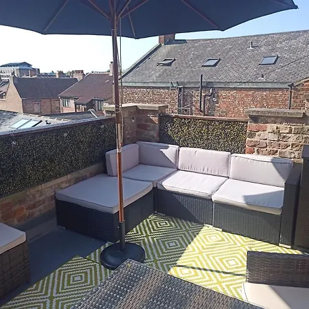 Crookback House York