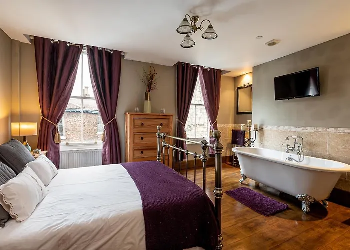 Crookback House * ヨーク