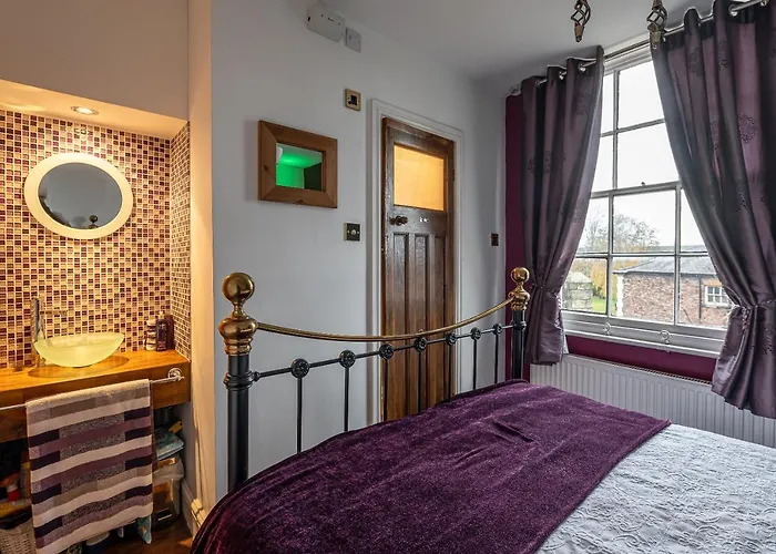 Crookback House アパート