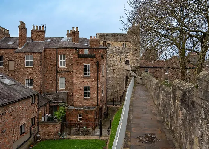 アパート Crookback House