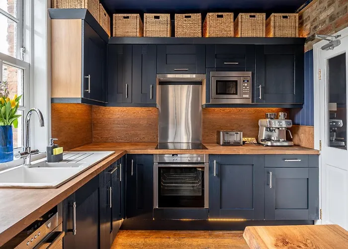 Crookback House * ヨーク