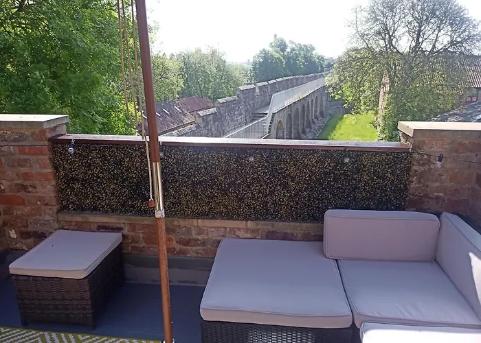 アパート Crookback House *